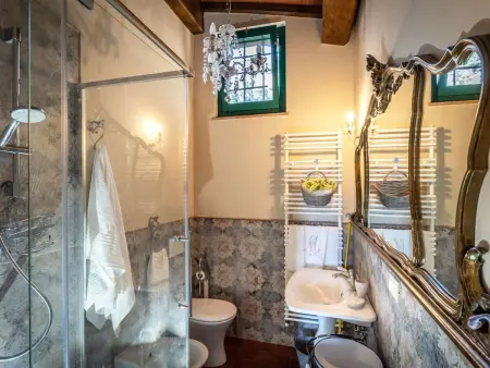 mit Privatparkplatz, Maison 4 personnes à Montecatini Terme - Photo 18
