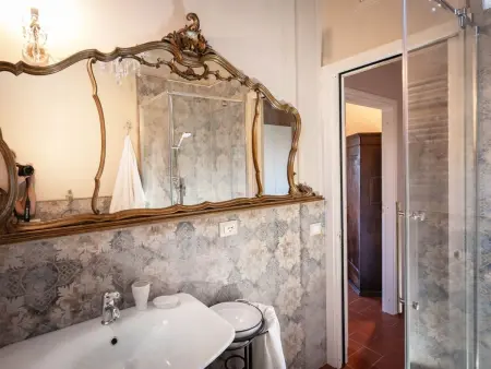 mit Privatparkplatz, Maison 4 personnes à Montecatini Terme - Photo 19