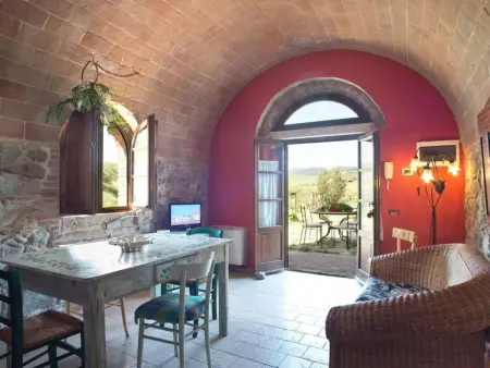 Efeu -Wohnung mit Gemeinschaftspool, Appartement 3 personnes à Volterra - Photo 2