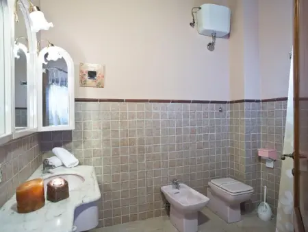 Efeu -Wohnung mit Gemeinschaftspool, Appartement 3 personnes à Volterra - Photo 8