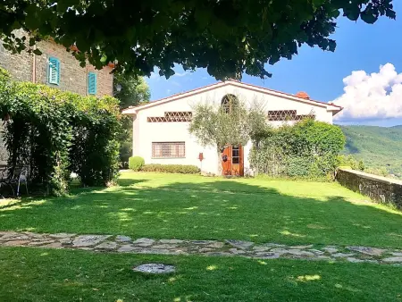 Villa mit Pool und zauberhafter Aussicht, Maison 8 personnes à Loro Ciuffenna - Photo 3
