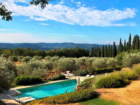 Villa mit Pool und zauberhafter Aussicht, Maison 8 personnes à Loro Ciuffenna - Photo 8