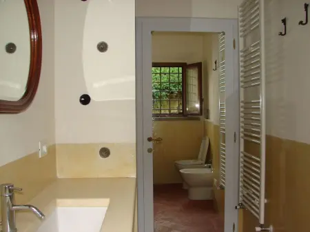 Villa mit Pool und zauberhafter Aussicht, Maison 8 personnes à Loro Ciuffenna - Photo 19