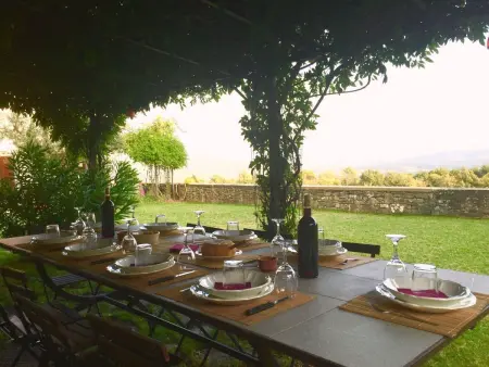 für sieben Personen mit tollem Blick auf die Hügel des Chianti - Photo 8