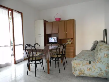 Wohnung mit Garten, Grill und Terrasse, Appartement 6 personnes à Castiglioncello - Photo 3