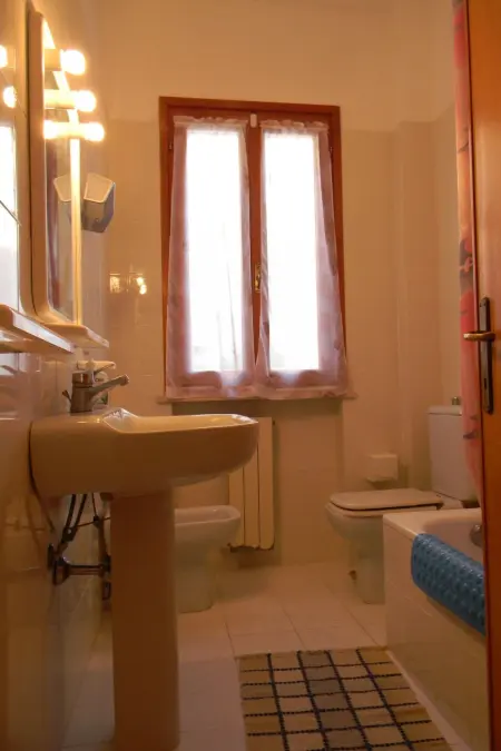 Wohnung mit Garten, Grill und Terrasse, Appartement 6 personnes à Castiglioncello - Photo 8