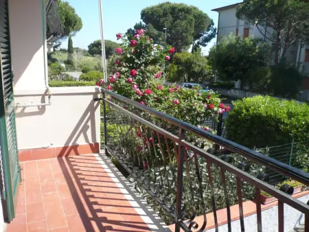 Wohnung mit Garten, Grill und Terrasse, Appartement 6 personnes à Castiglioncello - Photo 9