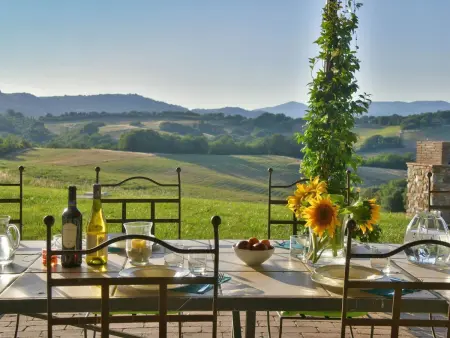 Ferienvilla 'Girasole Leccino', Maison 22 personnes à Bibbona - Photo 1