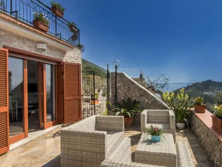 Haus in Sirenuse mit Panoramaterrasse, Maison 8 personnes à Massa Lubrense - Photo 1