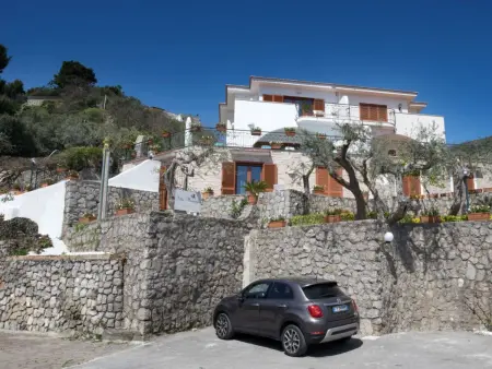 Haus in Sirenuse mit Panoramaterrasse, Maison 8 personnes à Massa Lubrense - Photo 10