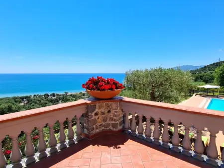 Traumvilla mit Panoramapool, Maison 10 personnes à Vibonati - Photo 1