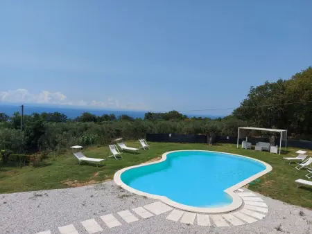 Villa im Grünen mit Schwimmbad, in der Nähe des Meeres - Photo 1