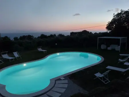Villa im Grünen mit Schwimmbad und Meerblick, Maison 4 personnes à Capo Vaticano - Photo 4