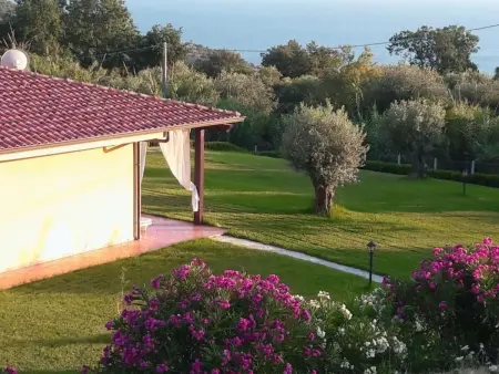 Villa im Grünen mit Schwimmbad und Meerblick, Maison 4 personnes à Capo Vaticano - Photo 8