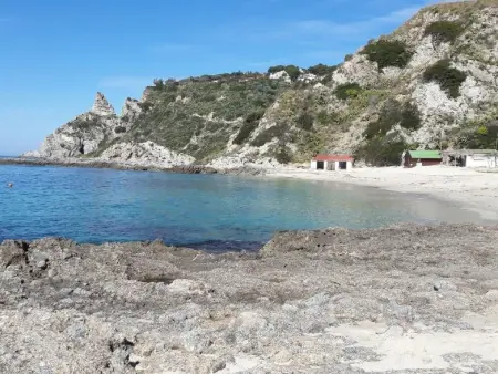 Villa im Grünen mit Schwimmbad und Meerblick, Maison 4 personnes à Capo Vaticano - Photo 29
