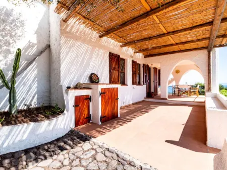 Haus in Sant'antioco mit überdachtem Parkplatz, Maison 6 personnes à Sant'Antioco - Photo 14