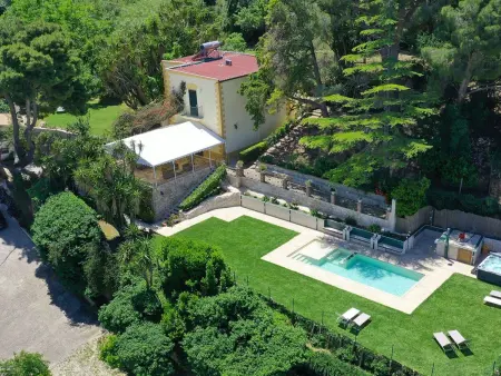 Villa Tommaso Maruggi Jacuzzi und privater Pool, Maison 12 personnes à Alcamo - Photo 2