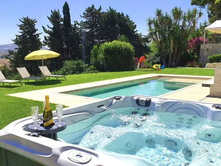 Villa Tommaso Maruggi Jacuzzi und privater Pool, Maison 12 personnes à Alcamo - Photo 17