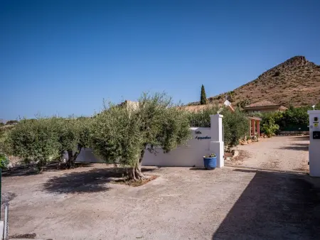 in Castellammare Del Golfo mit Großem Garten und - Photo 1