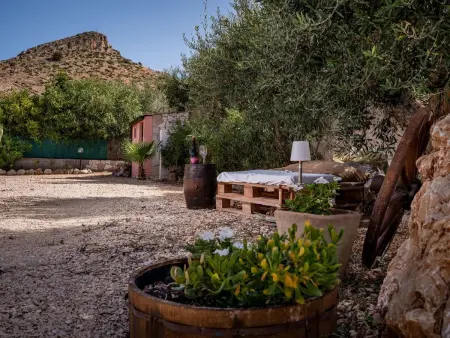 in Castellammare Del Golfo mit Großem Garten und - Photo 4