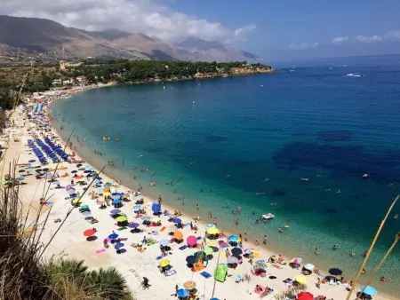in Castellammare Del Golfo mit Großem Garten und - Photo 26