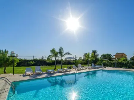 in Marsala mit Terrasse, gemeinschaftlichem Pool und Grill - Photo 1