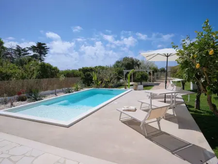 Villa Teti, mit Schwimmbad und in der Nähe des Strandes - Photo 11