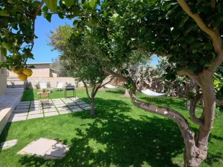 Villa Teti, mit Schwimmbad und in der Nähe des Strandes - Photo 21