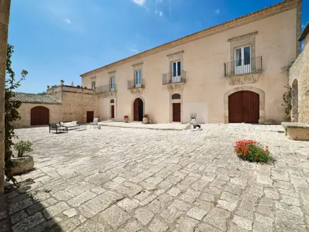 Scifazzo, typisch sizilianische Villa mit Swimmingpool - Photo 2