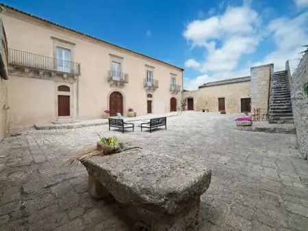 Scifazzo, typisch sizilianische Villa mit Swimmingpool - Photo 7