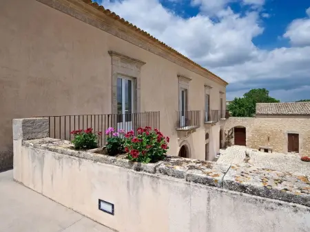 Scifazzo, typisch sizilianische Villa mit Swimmingpool - Photo 28