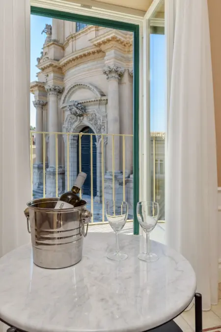 Großes Appartement in Ragusa mit Kleinem Balkon - Photo 1