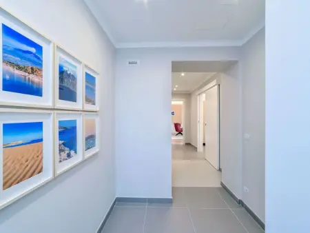 Großes Appartement in Ragusa mit Kleinem Balkon - Photo 2
