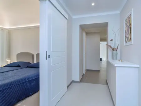 Großes Appartement in Ragusa mit Kleinem Balkon - Photo 10
