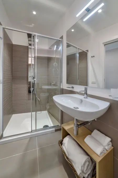 Großes Appartement in Ragusa mit Kleinem Balkon - Photo 14