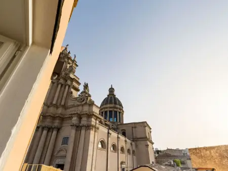 Großes Appartement in Ragusa mit Kleinem Balkon - Photo 17