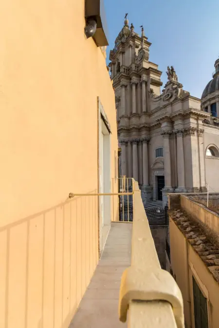 Großes Appartement in Ragusa mit Kleinem Balkon - Photo 27