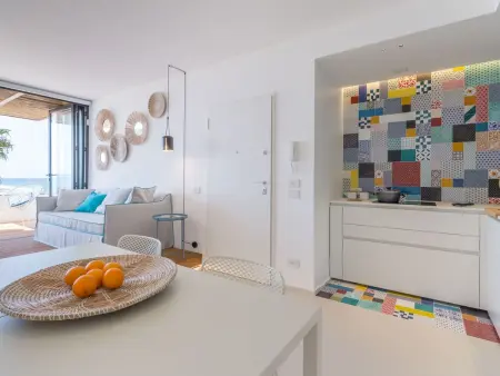 Charmante Wohnung in Donnalucata mit Möblierter Terrasse - Photo 2