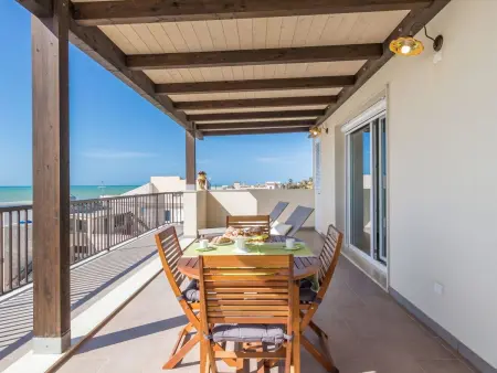 Appartement in Donnalucata mit Möblierter Terrasse und Meerblick - Photo 6