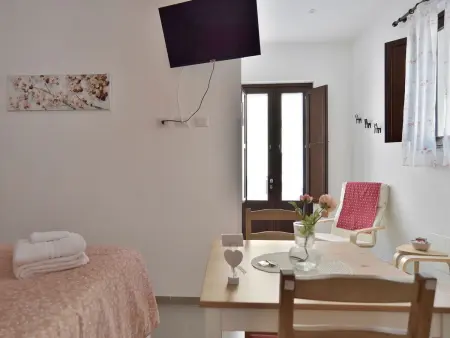 Romantisches Zimmer mit Jacuzzi, Appartement 2 personnes à Scicli - Photo 3