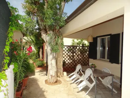 Schöner zentraler Bungalow direkt am Sandstrand auf Sizilien - Photo 4
