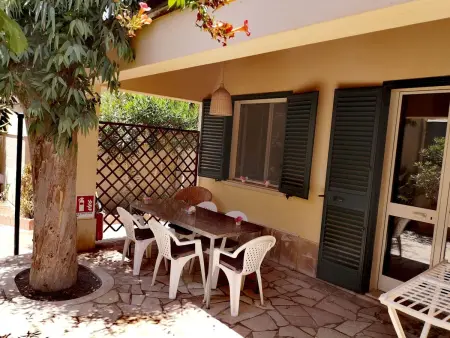 Schöner zentraler Bungalow direkt am Sandstrand auf Sizilien - Photo 17