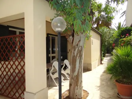 Schöner zentraler Bungalow direkt am Sandstrand auf Sizilien - Photo 19