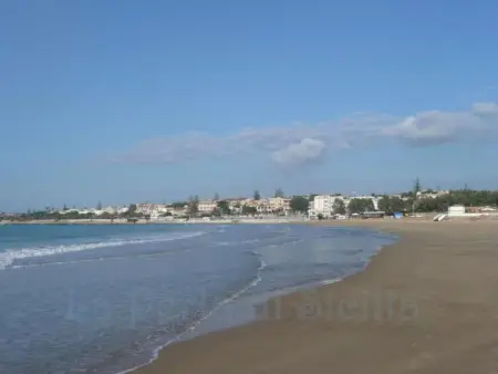 Schöner zentraler Bungalow direkt am Sandstrand auf Sizilien - Photo 40