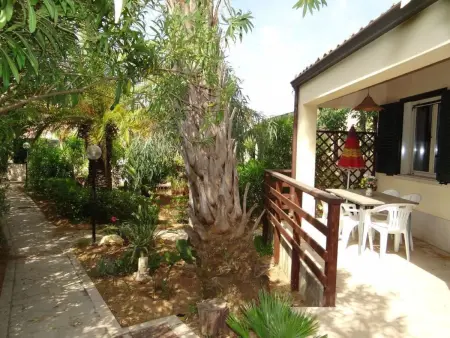 Schöner zentraler Bungalow direkt am Sandstrand auf Sizilien - Photo 18