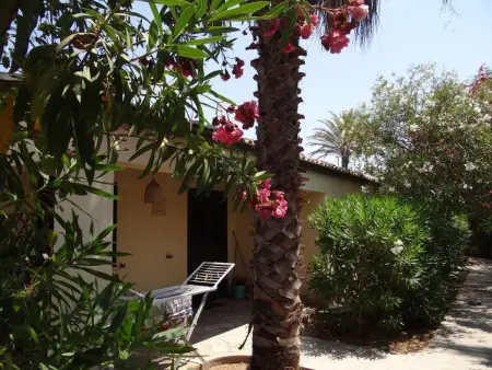 Schöner zentraler Bungalow direkt am Sandstrand auf Sizilien - Photo 4