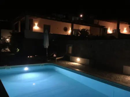 Ausgezeichnete Villa mit Schwimmbad, Panoramaterrassen - Photo 2
