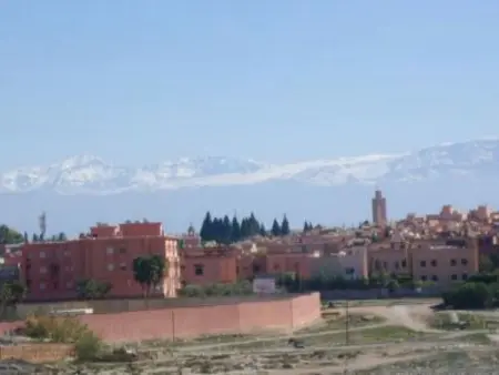 Schöne Wohnung mit Balkon und Bergblick, Appartement 4 personnes à Marrakech - Photo 20