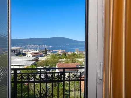 Wohnung mit Dachterrasse, Appartement 4 personnes à Tivat - Photo 8