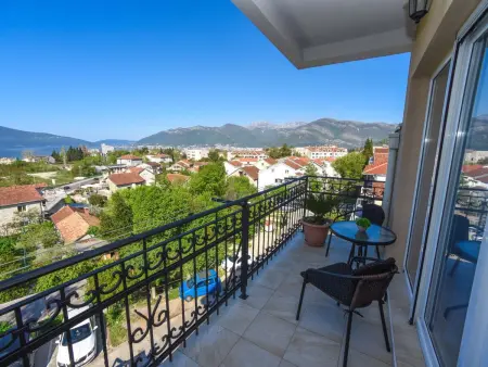 Wohnung mit Dachterrasse, Appartement 4 personnes à Tivat - Photo 9